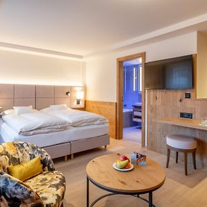 Standard Zimmer mit Kingsize-Bett